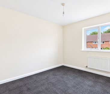 3 bedroom semi-detached to let - Photo 4