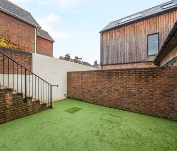 St Christophers Road, Haslemere, Surrey, GU27 - Photo 3