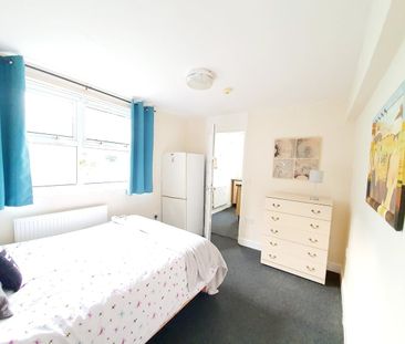 Studio Flat, Antrobus Road, B21 - Photo 1