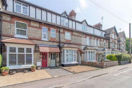 Bowling Green Avenue, Kettering, NN15 - Photo 2