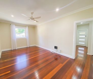Beautiful 3-Bedroom Bungalow in the Heart of Central Maitland - Photo 2