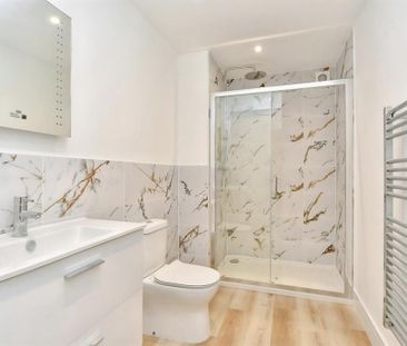 4 bedroom detached house to rent - Photo 4