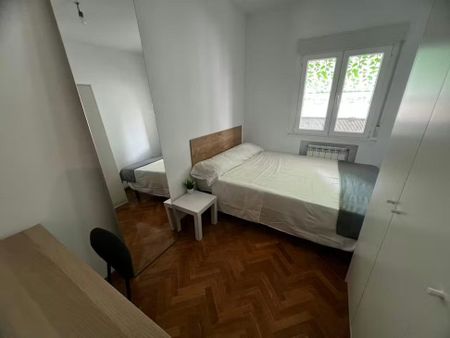 Calle de la Bahía de Algeciras, Madrid, Community of Madrid 28033 - Foto 2