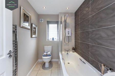 3 bedroom semi-detached house to rent - Photo 5