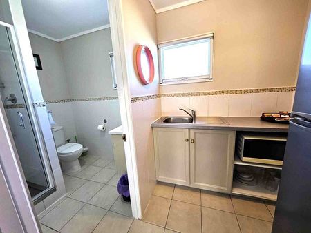 Studio Unit in Prime Papakura! - Photo 5
