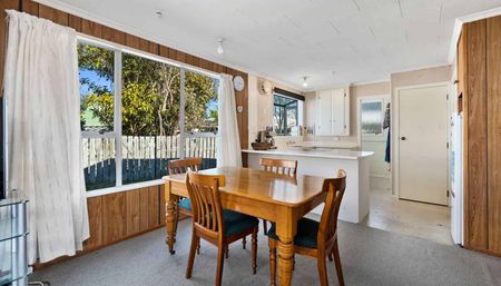 Central and Sunny! - Photo 3