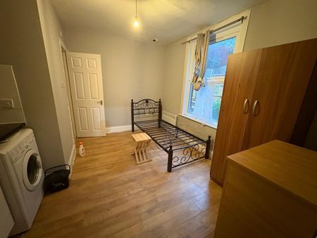 Studio Flat, Cranley Gardens, N10 - Photo 4