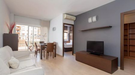 2-bedroom apartment for rent in el Fort Pienc, bills included - Photo 2