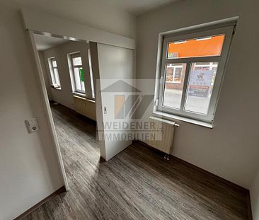 Idyllisch wohnen im Zentrum von Weida. 2 Raum EG-Wohnung mit Balkon. Bad mit Wanne. - Photo 2