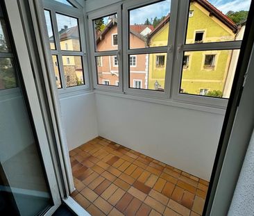 Schöne 4-Zimmer-Wohnung mit Wintergarten und EBK. WG-geeignet! - Photo 1