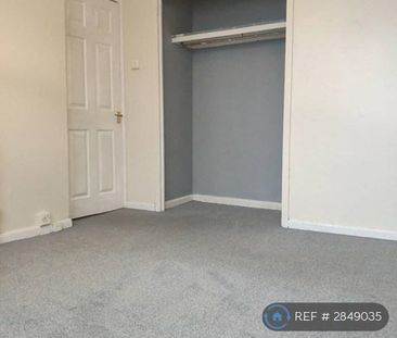 3 bedroom end of terrace house to rent - Photo 3