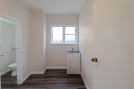 Naenae Living - Photo 3