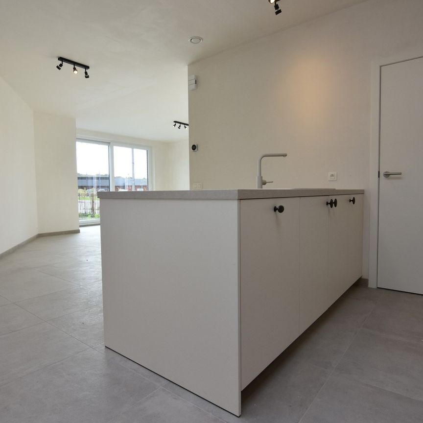 Gloednieuwe half open woning in RSL - Photo 1