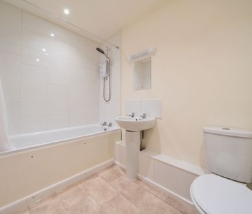 10, Saunders Way - Photo 5