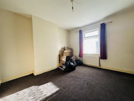 Arbury Road, Warwickshire, CV10 - Photo 3