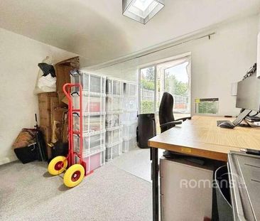 Sydney Court, Robertson Way, Basingstoke, Hampshire, RG21 - Photo 4