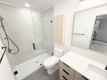 Bright and Spacious Jr Two Bedroom with Parking and Storage - Photo 4