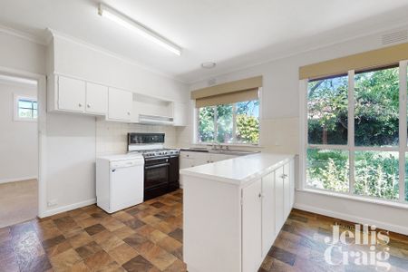 14 Kelvinside Street, Balwyn North - Photo 5