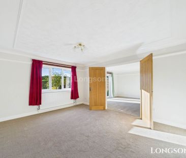 The Grove, Necton - Photo 3