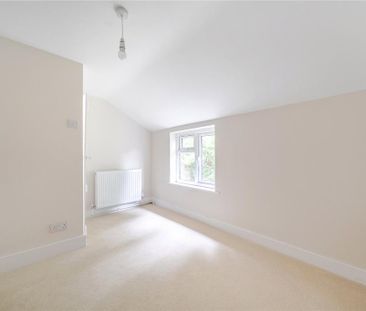 3 bedroom detached house to rent - Photo 4