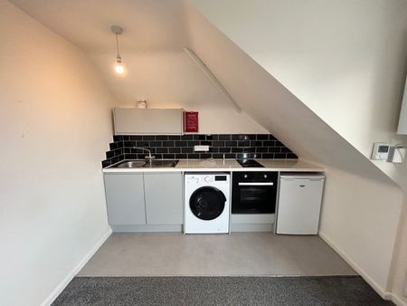 Hamilton Road, Bournemouth - Photo 2