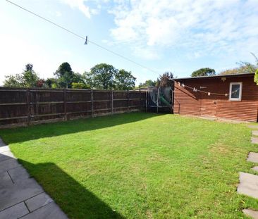 5 bedroom end of terrace house to rent - Photo 4