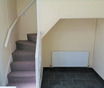 2 bedroom end of terrace house to rent - Photo 6