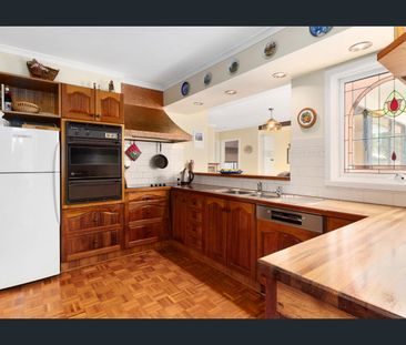 Looking for something while you renovate - Furnished 4 bedroom home... - Photo 4