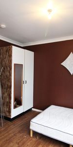 Studio Apartment in a great location! - Photo 3