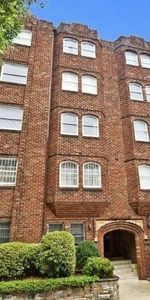 Tastefully Updated, Character Filled, Sun-Kissed Two Bedroom Plus Balcony Art-Deco Apartment, Centrally Located - Photo 3