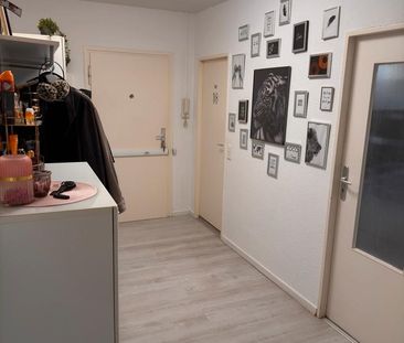 Tauschwohnung 2 zimmer gegen 2,5-4 zimmer 700€ WARM - Foto 1