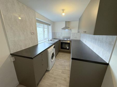 2 bedroom terraced house to rent - Photo 2