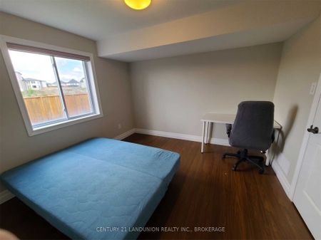 For Lease - 1976 Wateroak Drive, London North, Ontario - Photo 4