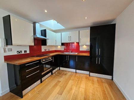 Gilberts Lane, Swindon, Highworth - Photo 4