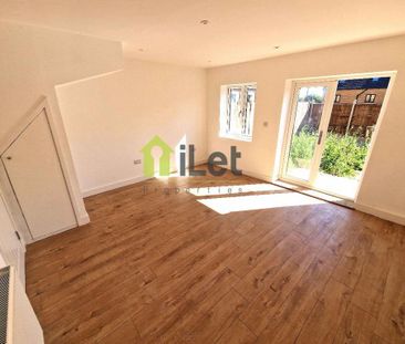 3 bedroom end of terrace house to rent - Photo 1