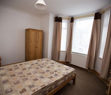 5 bedroom semi-detached house to rent - Photo 5