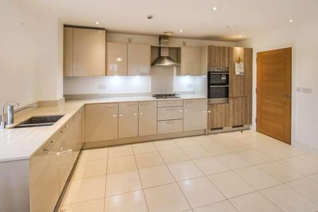 Louden Square, Earley, Reading, RG6 - Photo 5