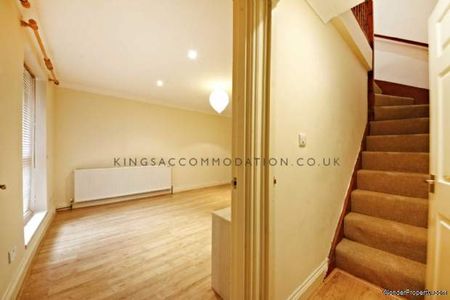 2 bedroom property to rent in London - Photo 2