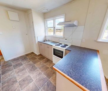 Levin - 3 Bedrooms - Photo 3