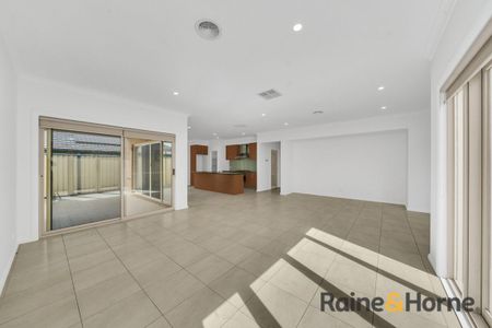 Modern 3-Bedroom Home in Prime Burnside Heights Location - Photo 3