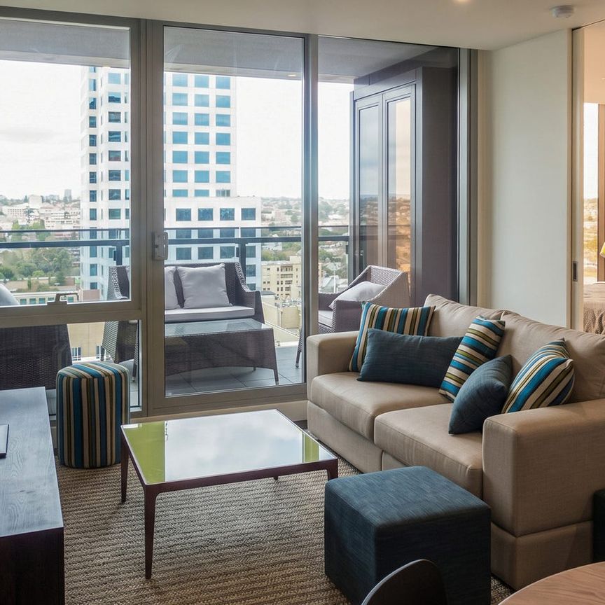 Stylish 2-Bedroom Apartment with Resort-Style Facilities in South Yarra! - Photo 1