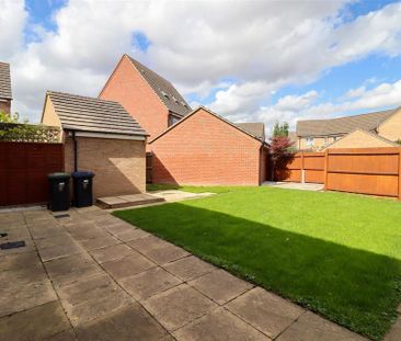 4 bedroom detached house to rent - Photo 3