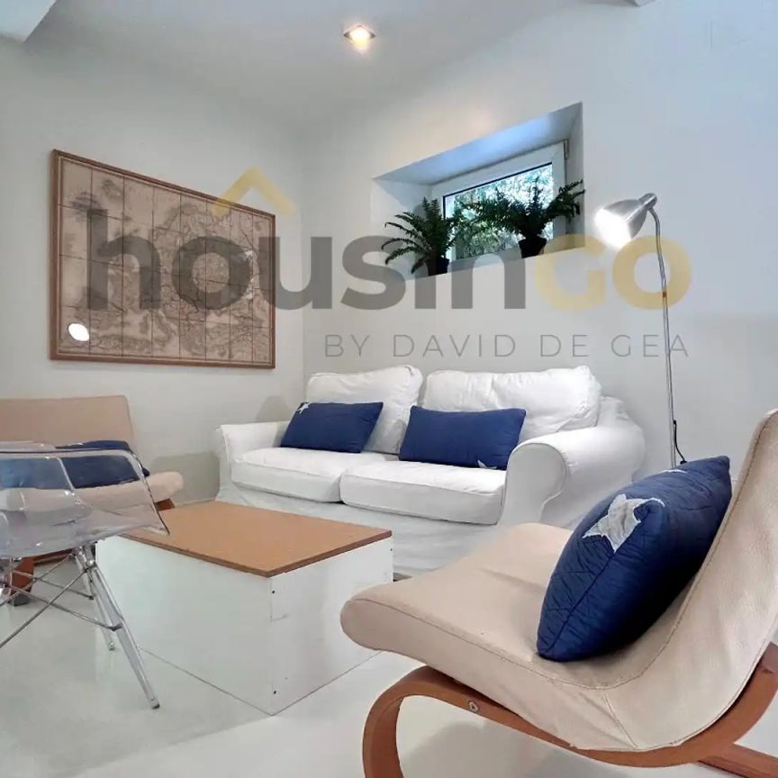 Estudio de alquiler en Triana, Sol - Foto 1