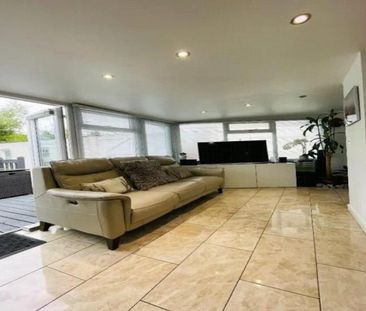 5 bedroom semi-detached house to rent - Photo 1