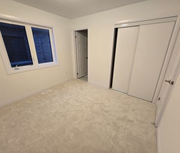 For Lease - 20 Heritage Way, Thorold, Ontario - Photo 3