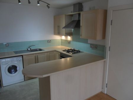 2 bed Apartment - Photo 3