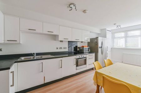 2 bedroom flat to rent - Photo 4