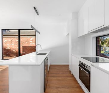 Two Bedroom + Study Townhouse! - Photo 5