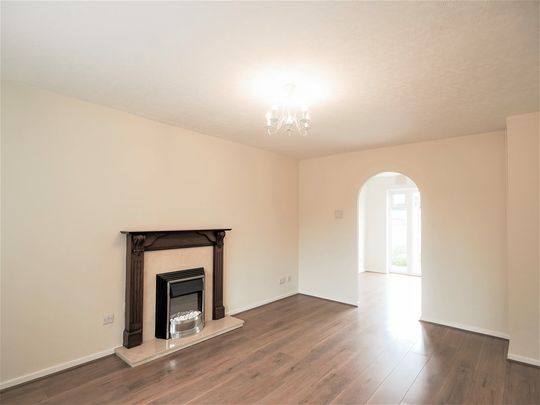 3 bedroom detached to let - Photo 1