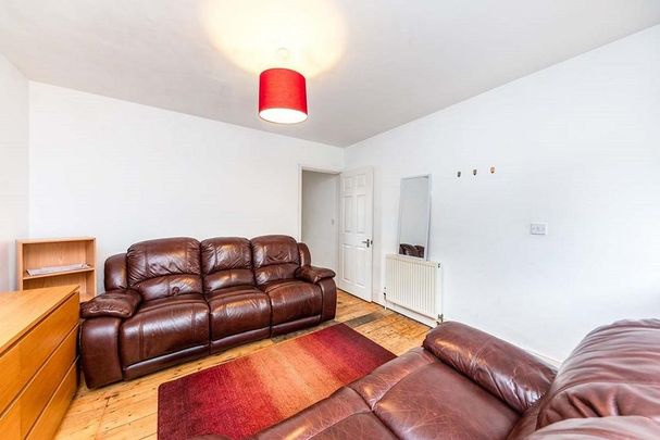 4 bedroom terraced house to rent - Photo 1